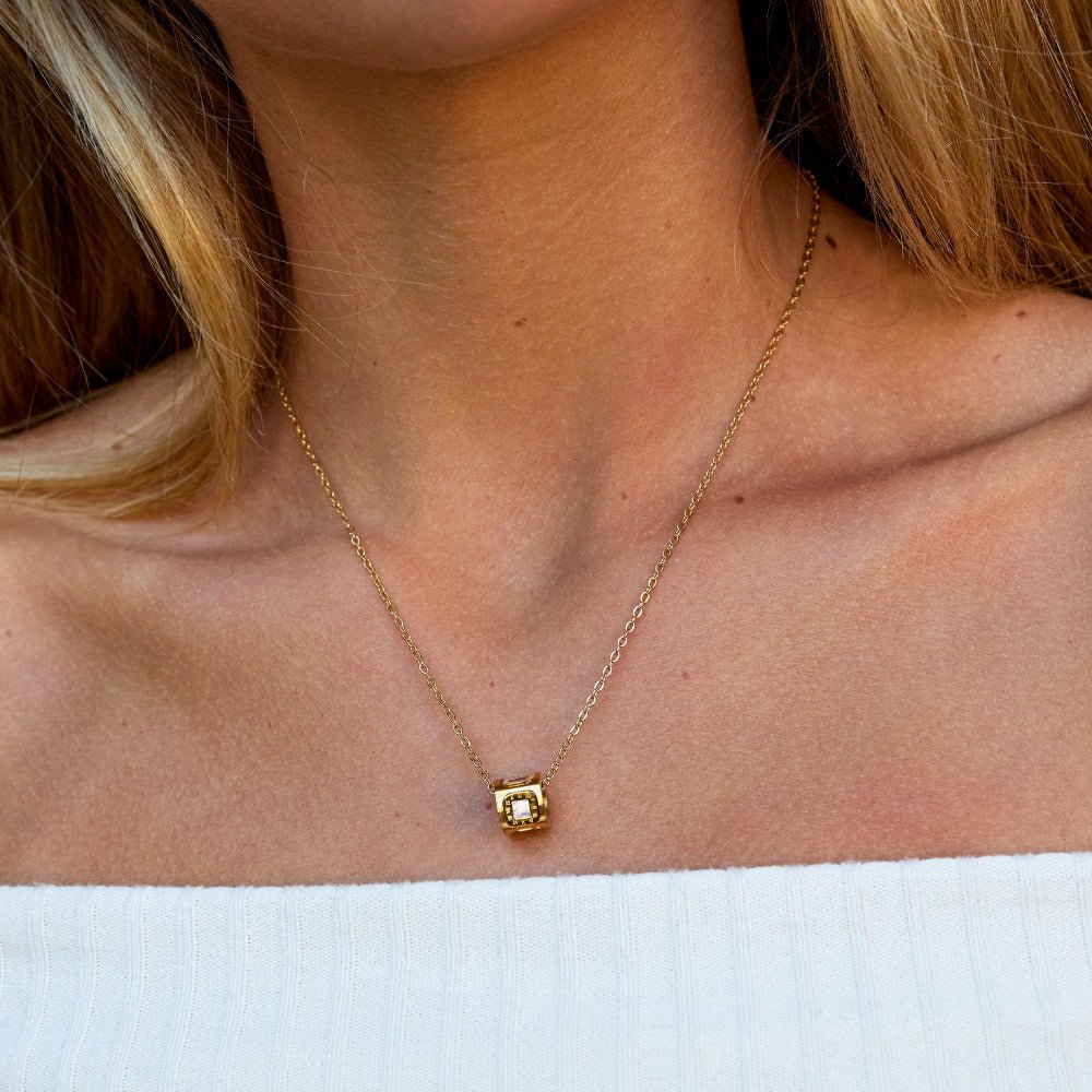 Collana con Ciondolo Cubo Agata Nera