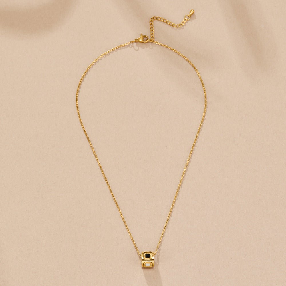 Collana con Ciondolo Cubo Agata Nera